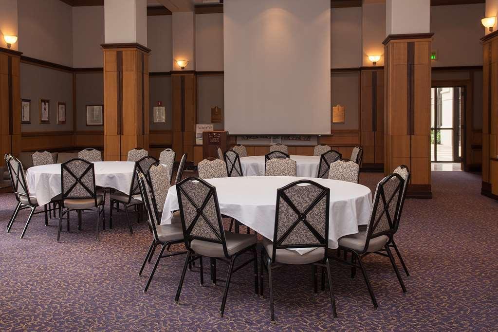 The Cook And Conference Center At Lsu Hotel 4*