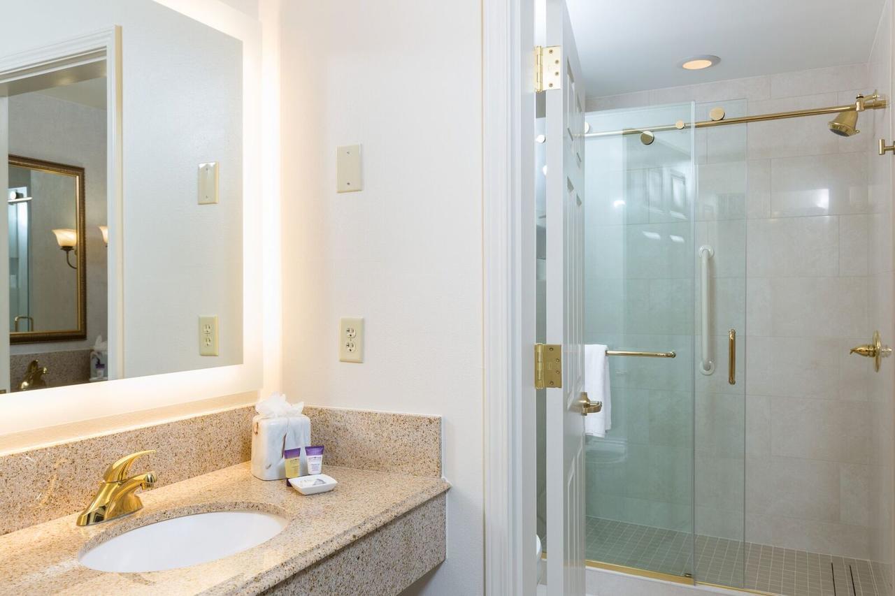 The Cook And Conference Center At Lsu Hotel 4*